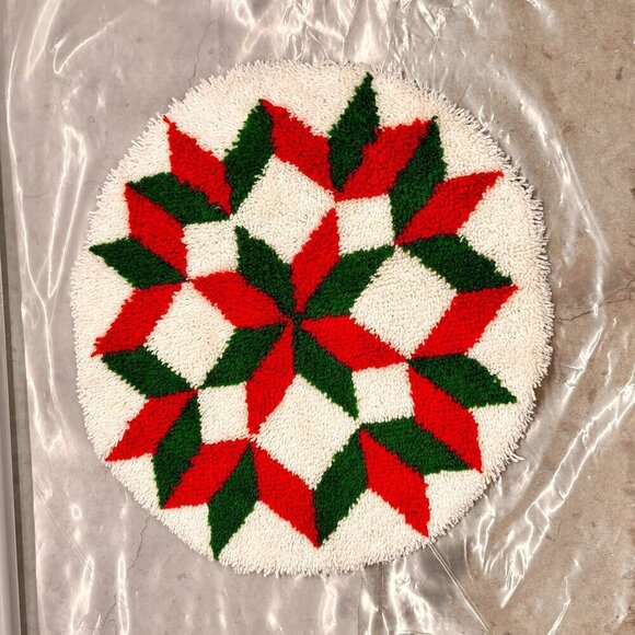 Geometric Star Tree Skirt Latch Hook Rug VTG Hook Yarn Rug Tree Skirt - Picture 5 of 11